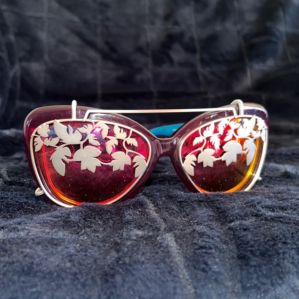 Linda Farrow x Matthew Williamson extremely rare.